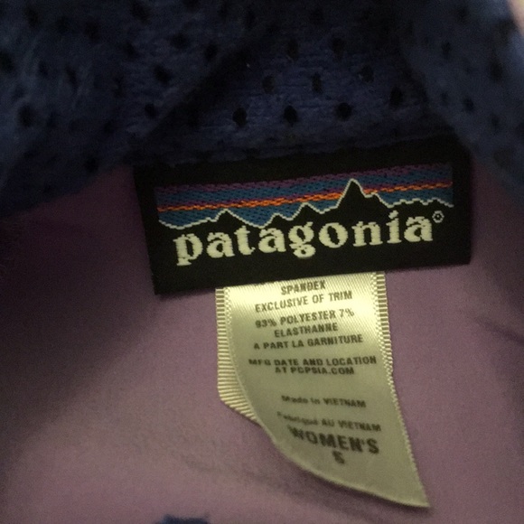 Patagonia lightweight water repellant jacket - Picture 3 of 3